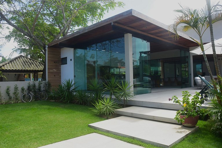 Casa alto padrão em Serrambi com rooftop exclusivo